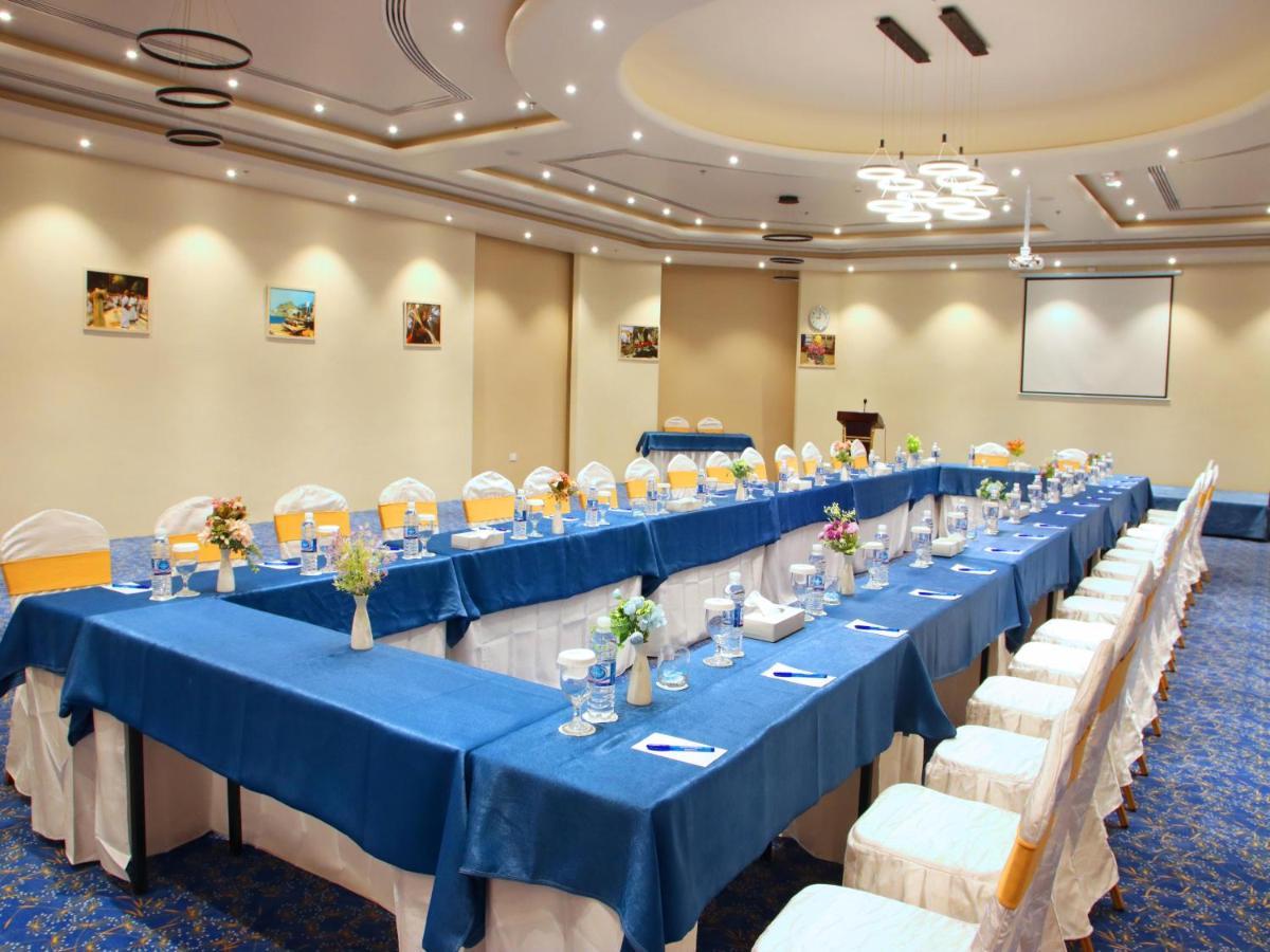 Rozana Hotel Maszkat Kültér fotó